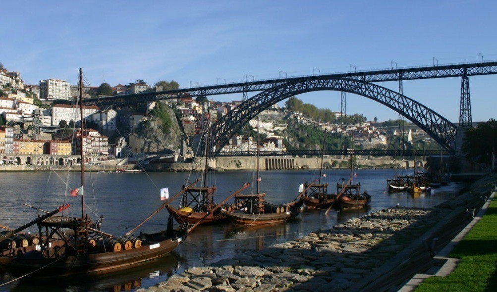 Porto <> 4*, 3* hotel of jeugdherberg