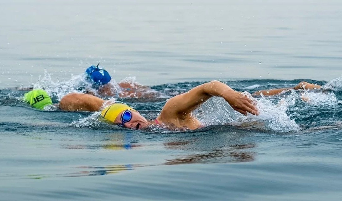 Campamento de natación en aguas abiertas