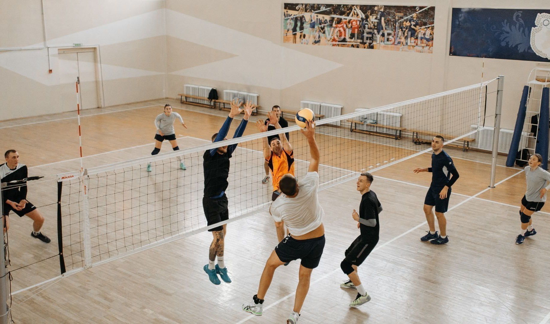 Volleyballpraktik i Albir, Spanien